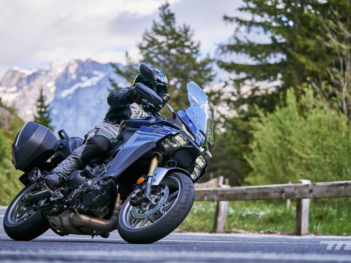 El truco motero que muy poca gente conoce y que es el mejor secreto de los pilotos para trazar bien las curvas en moto