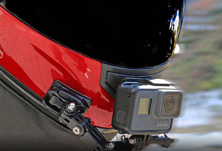 Confirmado. Europa quiere prohibir las cámaras en los cascos de moto. España de momento se salva, pero viajar ya no será igual - Ilustración 2