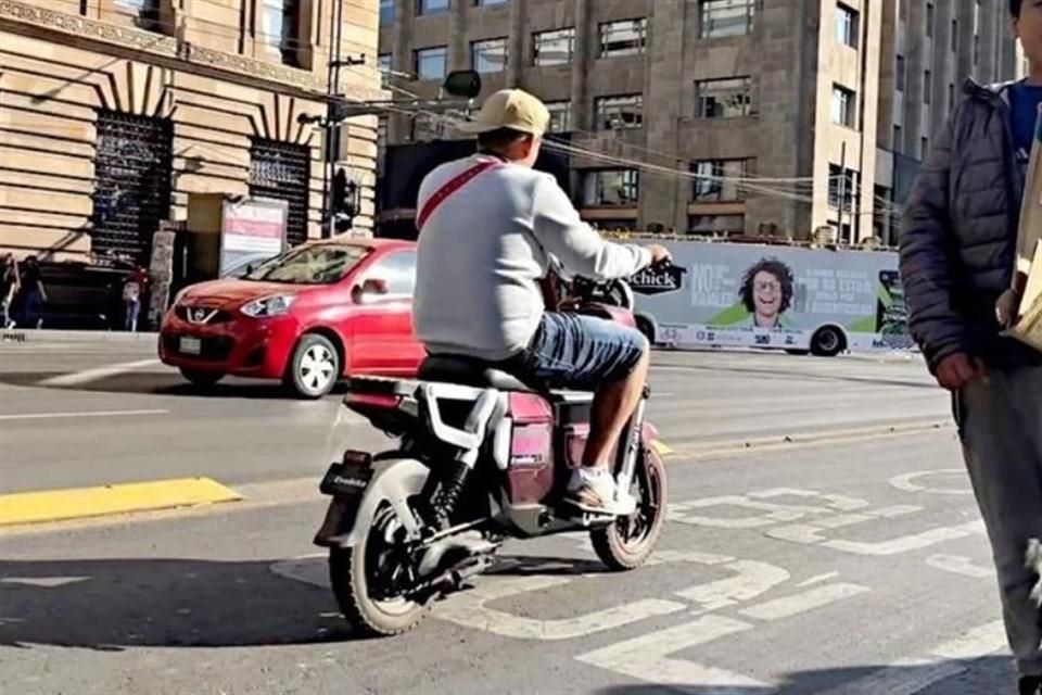 Proyectan tarifas a scooters y motos eléctricas