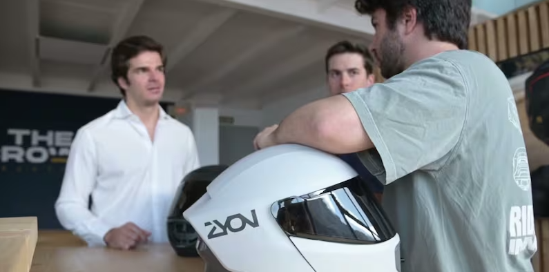 El casco con “pulmones” que busca revolucionar la seguridad de los motociclistas