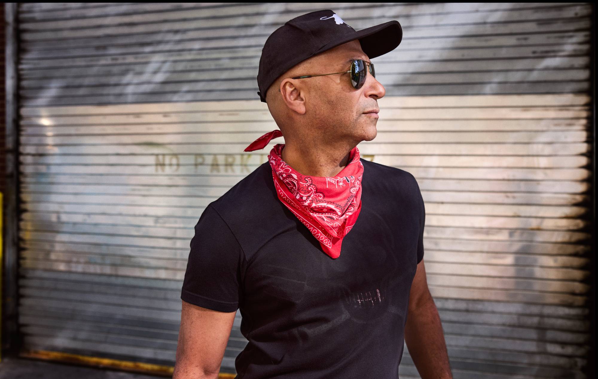 Tom Morello se une a Kneecap y Beartooth para el nuevo álbum 'Everyone Gets Everything They Want' mientras comparte el nuevo sencillo 'Date Night'