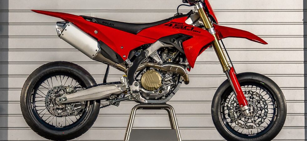 Ducati enseña su nueva Desmo450 SM: La bestia de carreras que faltaba en Borgo Panigale