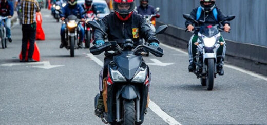Gobierno De la Espriella no cobrará peajes a motos, revela ministra designada; habla de planes de movilidad - Yahoo