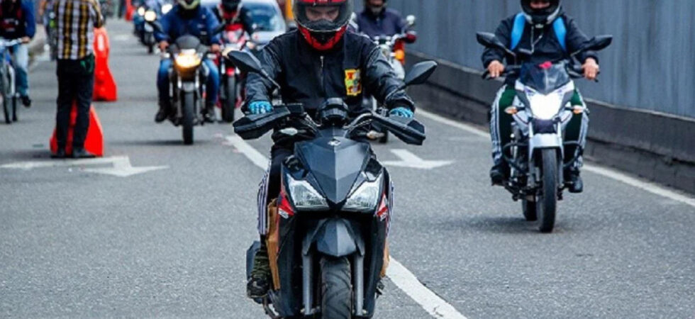 Gobierno De la Espriella no cobrará peajes a motos, revela ministra designada; habla de planes de movilidad - Yahoo