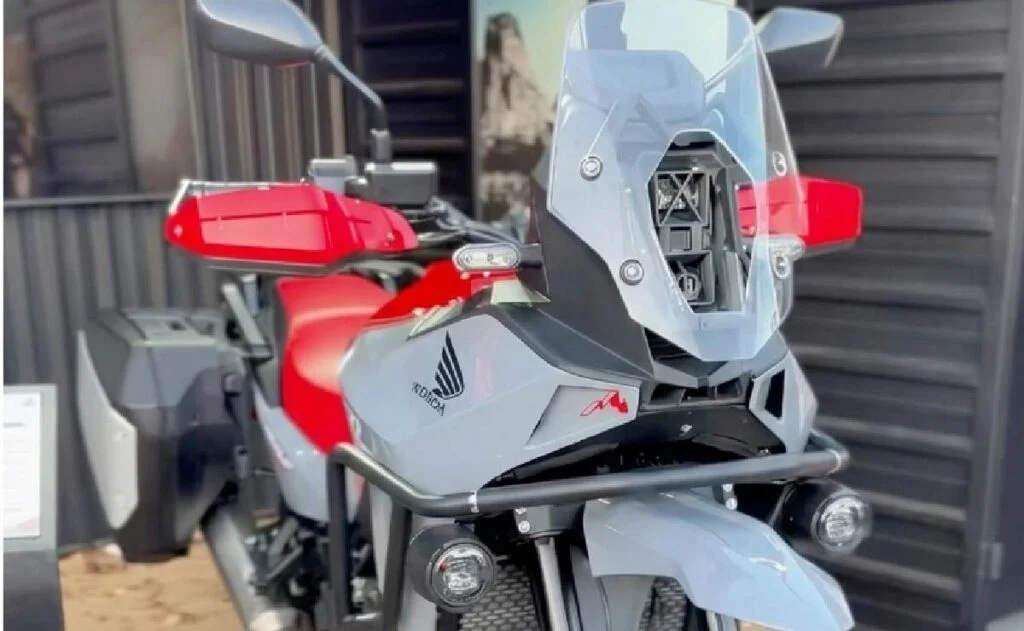 Honda presentó una versión más off-road de la Transalp 750