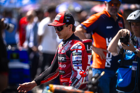 Pirelli avisa sobre su llegada a MotoGP: "No vamos a hacer un neumáticos para ayudar a Marc Márquez. No es nuestro estilo"