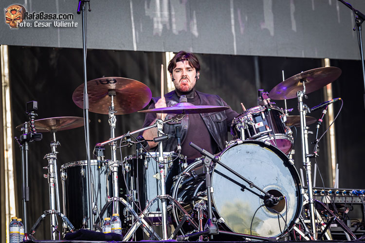 Crónica y Fotos del LEYENDAS DEL ROCK – jueves 6 con ARCH ENEMY + DARK TRANQUILLITY + GODSMACK + INJECTOR + LÁNDEVIR + NORTHLANE + ANEUMA + MUSHROOMHEAD+ EKYRIAN + CREEPER + LÈPOKA + BOLU2 DEATH + D’ARTAGNAN + CELTIBEERIAN + EVO - Ilustración 3