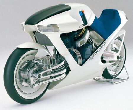 Suzuki quiso reinventar la moto creando una deportiva sin cadena, sin horquilla y sin amortiguadores. Ni siquiera se atrevió a sacarla a la venta - Ilustración 3