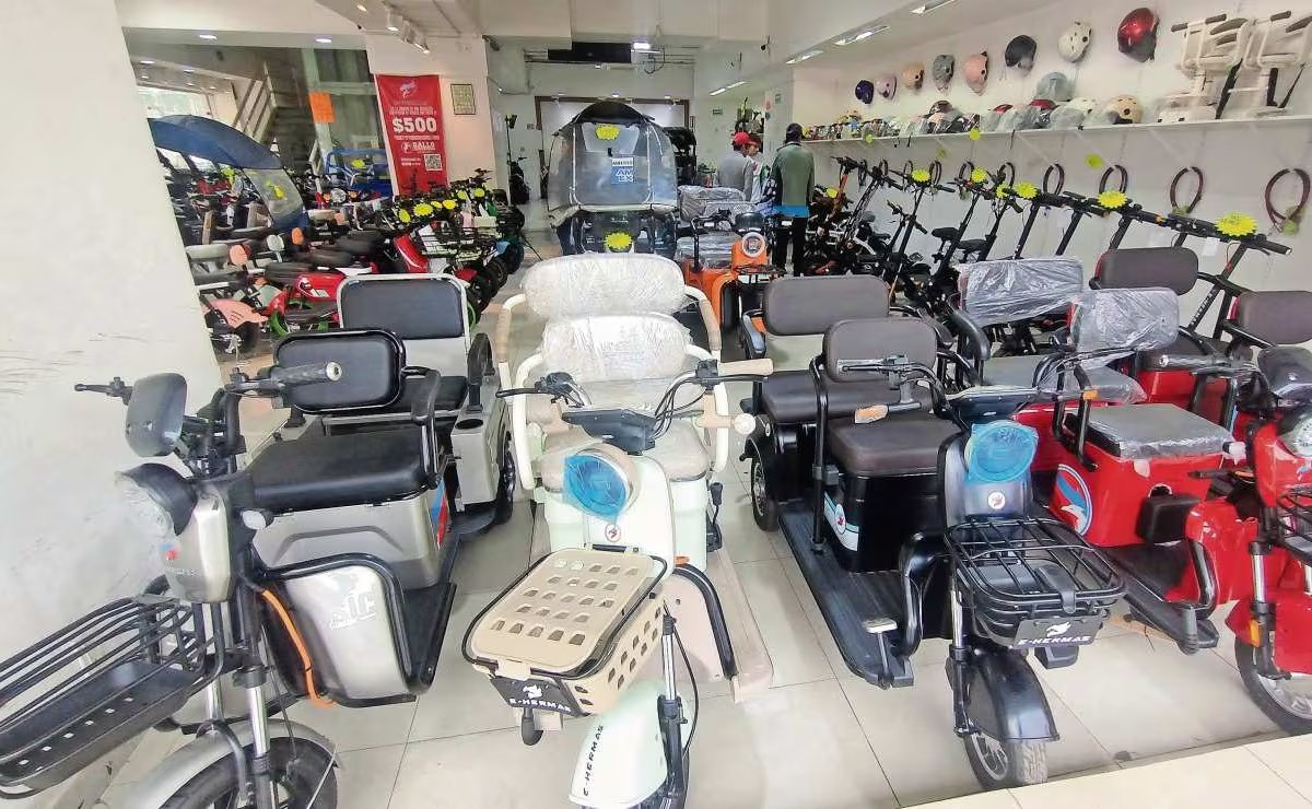 Aún se venden motos y bicis eléctricas sin las placas