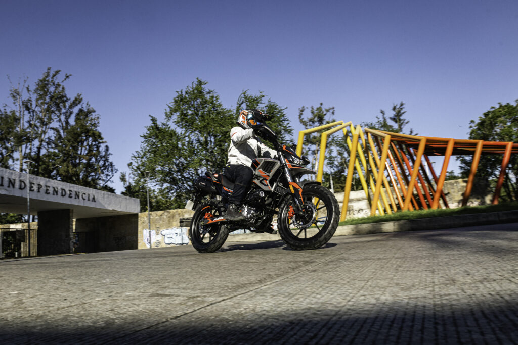 MB MOTOS Tekken 250 R: Una presencia difícil de ignorar - Ilustración 2