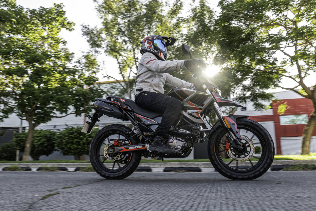 MB MOTOS Tekken 250 R: Una presencia difícil de ignorar