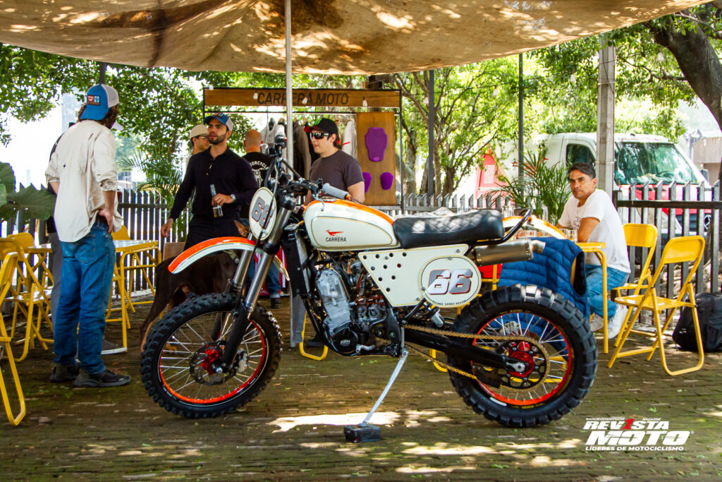 Carrera Moto y Azfer Customs: una KTM 520 que rinde tributo a Kurt Caselli - Ilustración 1