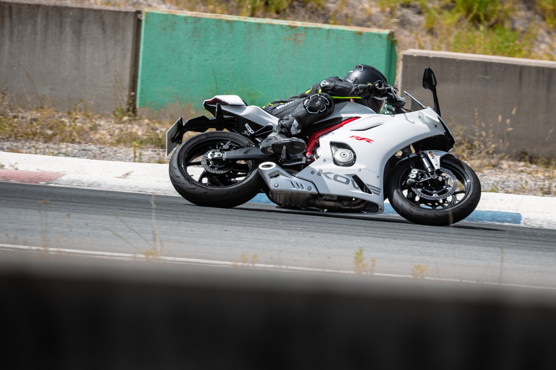 Prueba Kove 350RR y Kove 450RR