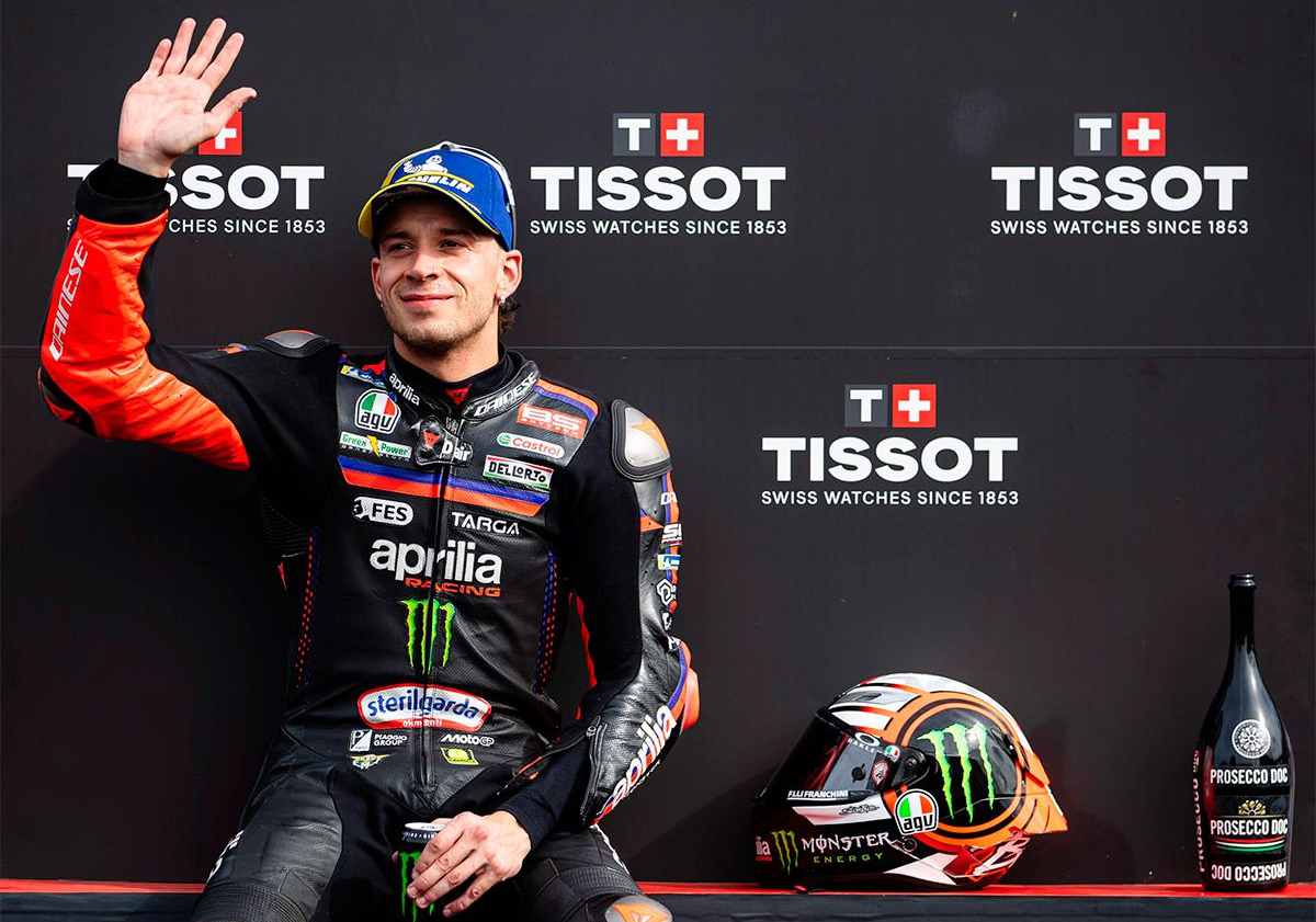 Bezzecchi heroico en Silverstone: podio tras dos operaciones