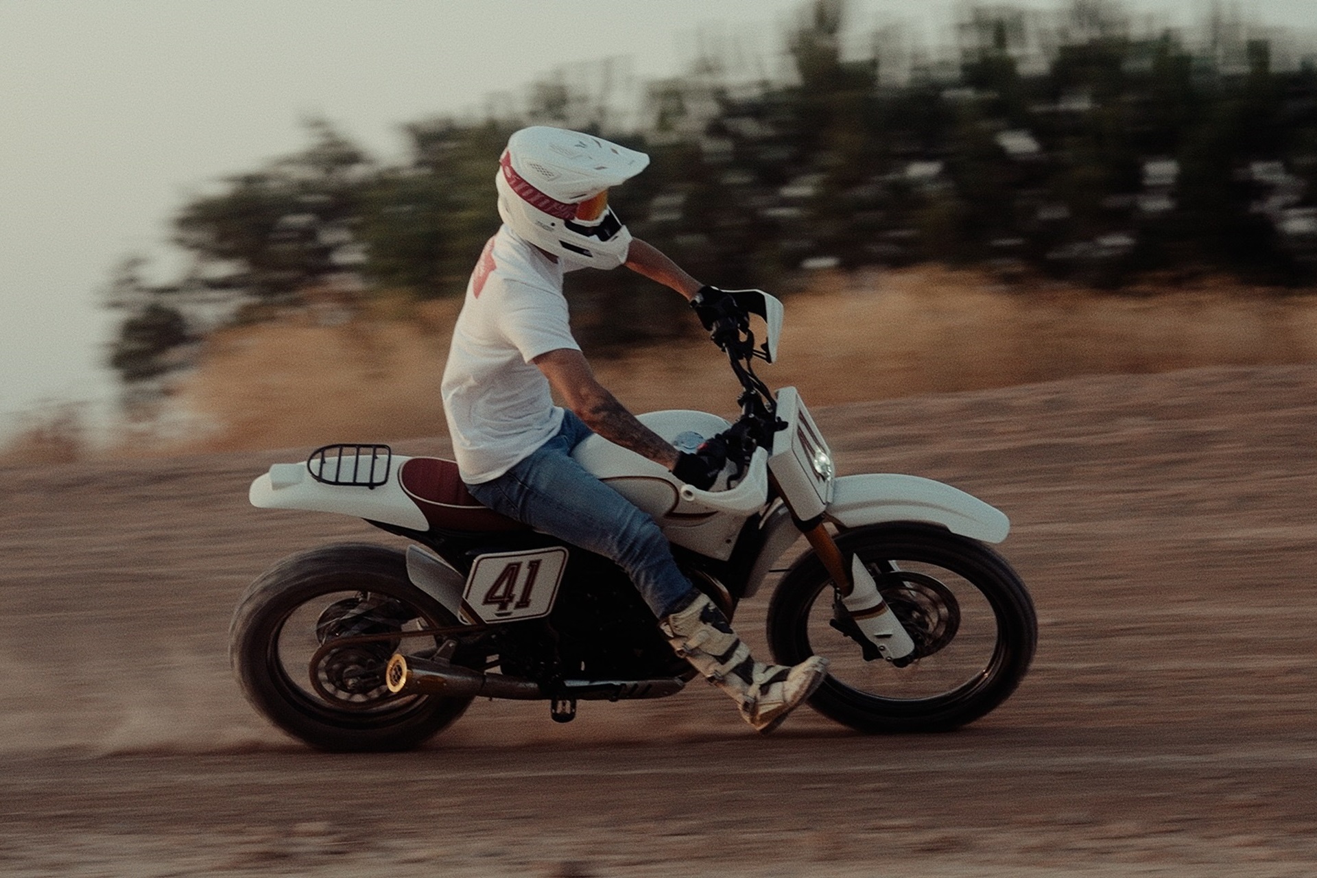 Tamarit Motorcycles se juega el triunfo con “Miura”: una Triumph Scrambler 400 XC transformada para competir - Ilustración 2
