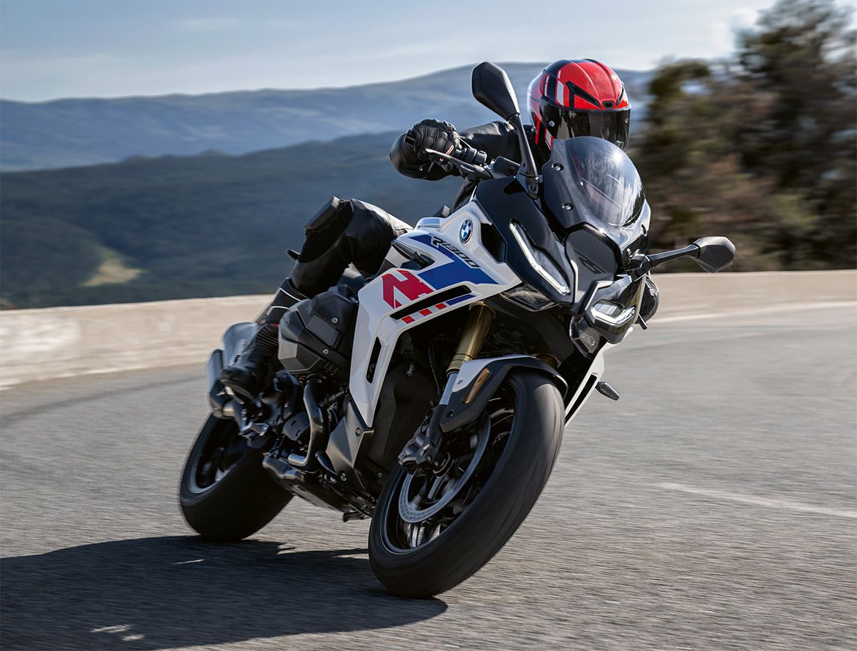 BMW prepara una nueva moto M que nadie esperaba y ya ha dejado la primera pista oficial - Ilustración 2