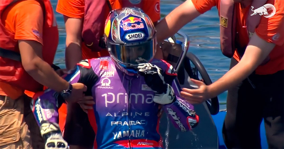 Toprak Razgatlioglu intenta hacer volar una moto y acaba mal - Ilustración 3