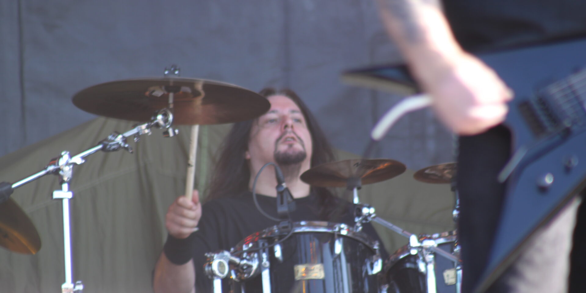 Gene Hoglan amenaza con acciones legales a Reversed Records por supuestas cuentas secuestradas - Ilustración 1