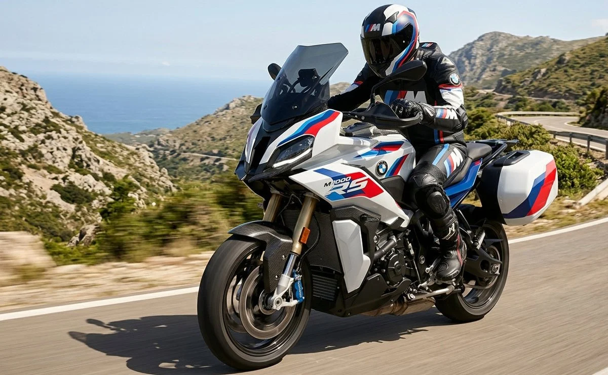 BMW prepara una sport-touring de alto voltaje: paquete M, 218 CV y más de 300 km/h - Ilustración 3