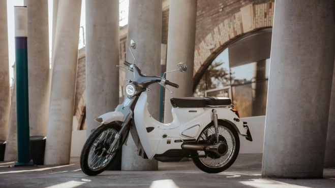 ¿Cansado del tráfico? Este scooter eléctrico te ofrece 56 km de libertad por menos de un café - Ilustración 1