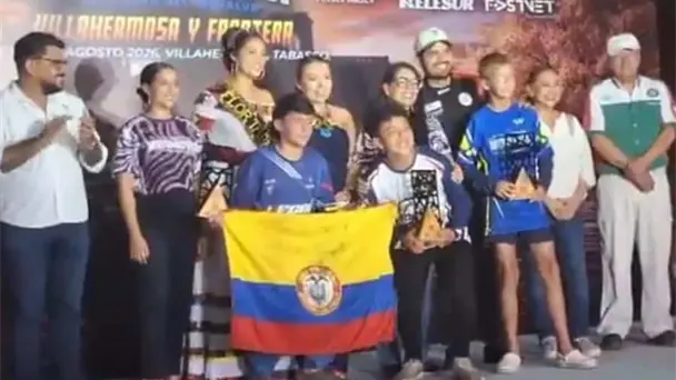 Premian a los pilotos del Campeonato de Motos Acu&aacute;ticas