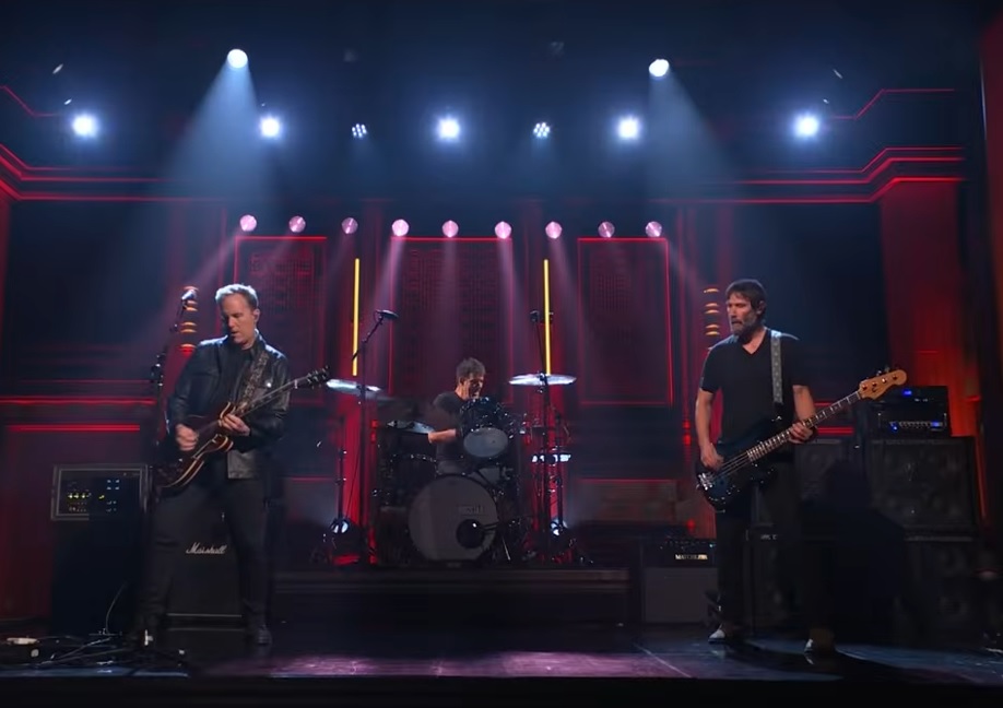 Dogstar, la banda de Keanu Reeves, interpretaron “Joy” en vivo