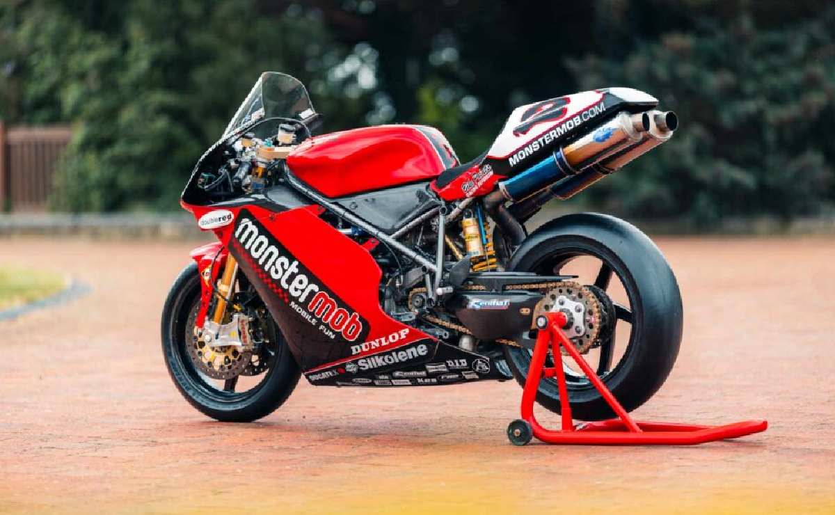 Esta Superbike de Ducati es legendaria por desafiar a Valentino Rossi: ahora esté en venta - Ilustración 2
