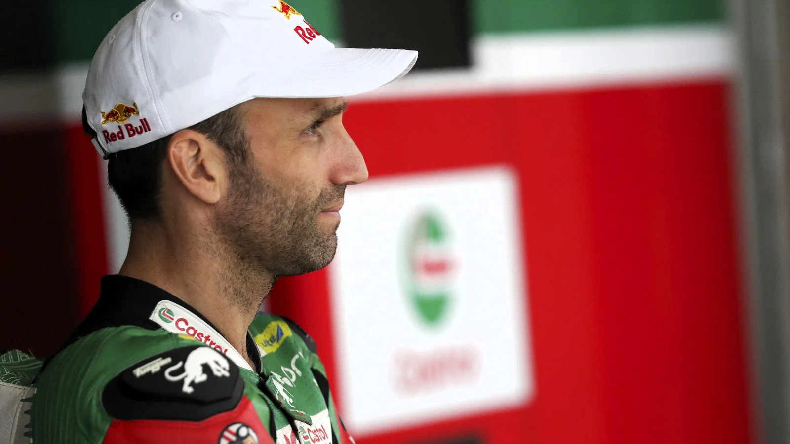 Johann Zarco entrena con la estrella del Dakar antes del regreso de MotoGP
