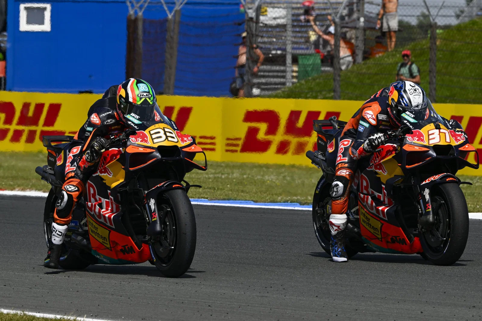 KTM “complacida y feliz” con la alineación de pilotos de MotoGP 2027 - Ilustración 1