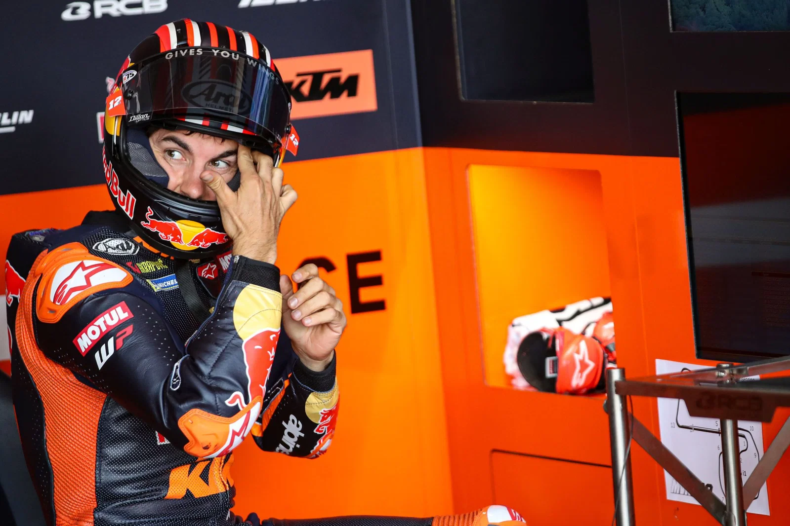 Maverick Viñales fuera de Silverstone MotoGP por lesión en medio de rumores de salida de KTM - Ilustración 1