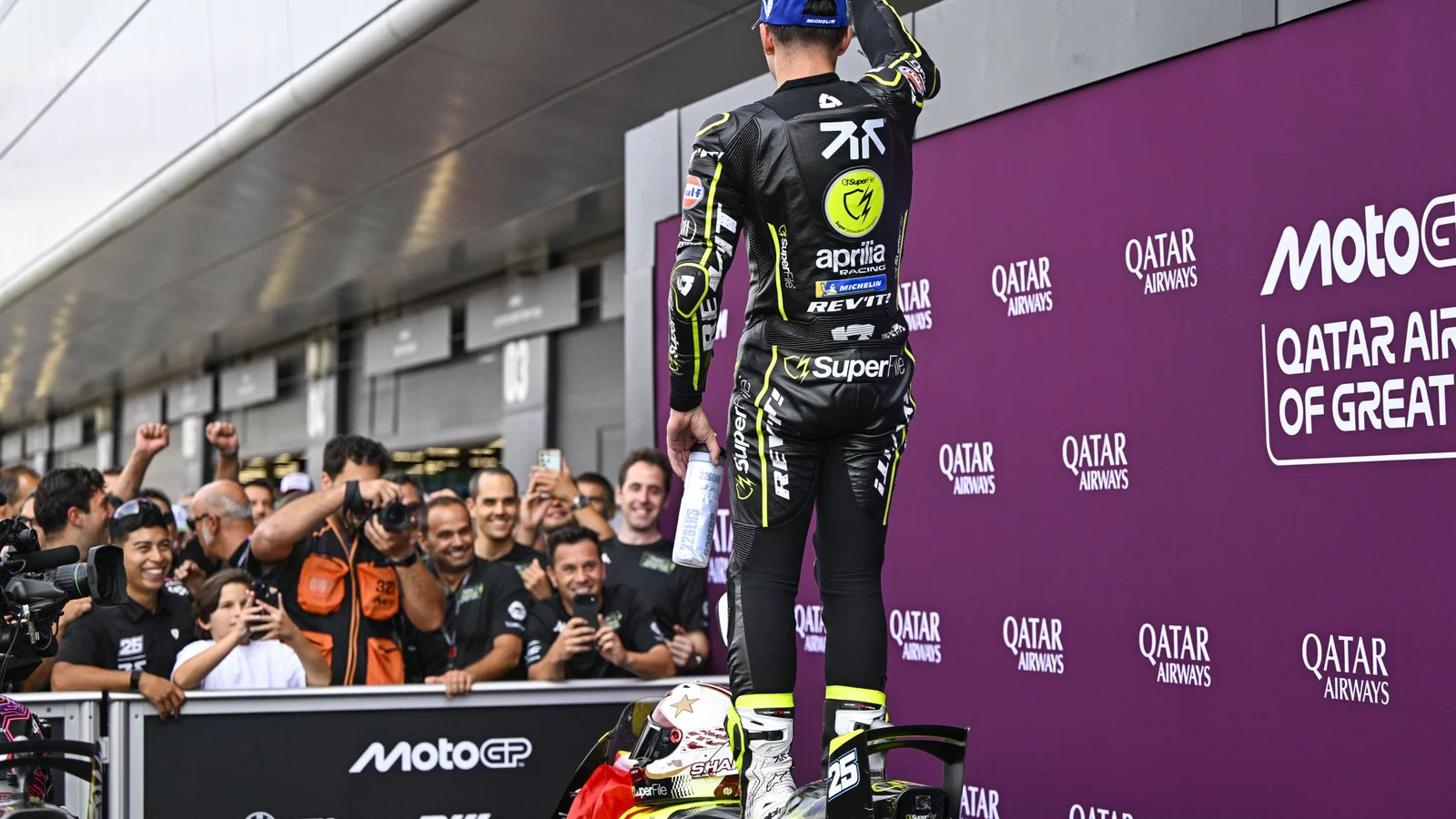 Podcast: Cómo Aprilia dominó el MotoGP británico y por qué Ducati tuvo problemas