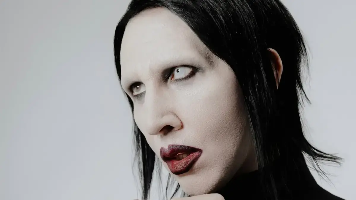 Marilyn Manson enfrenta juicio por agresión sexual en 2027