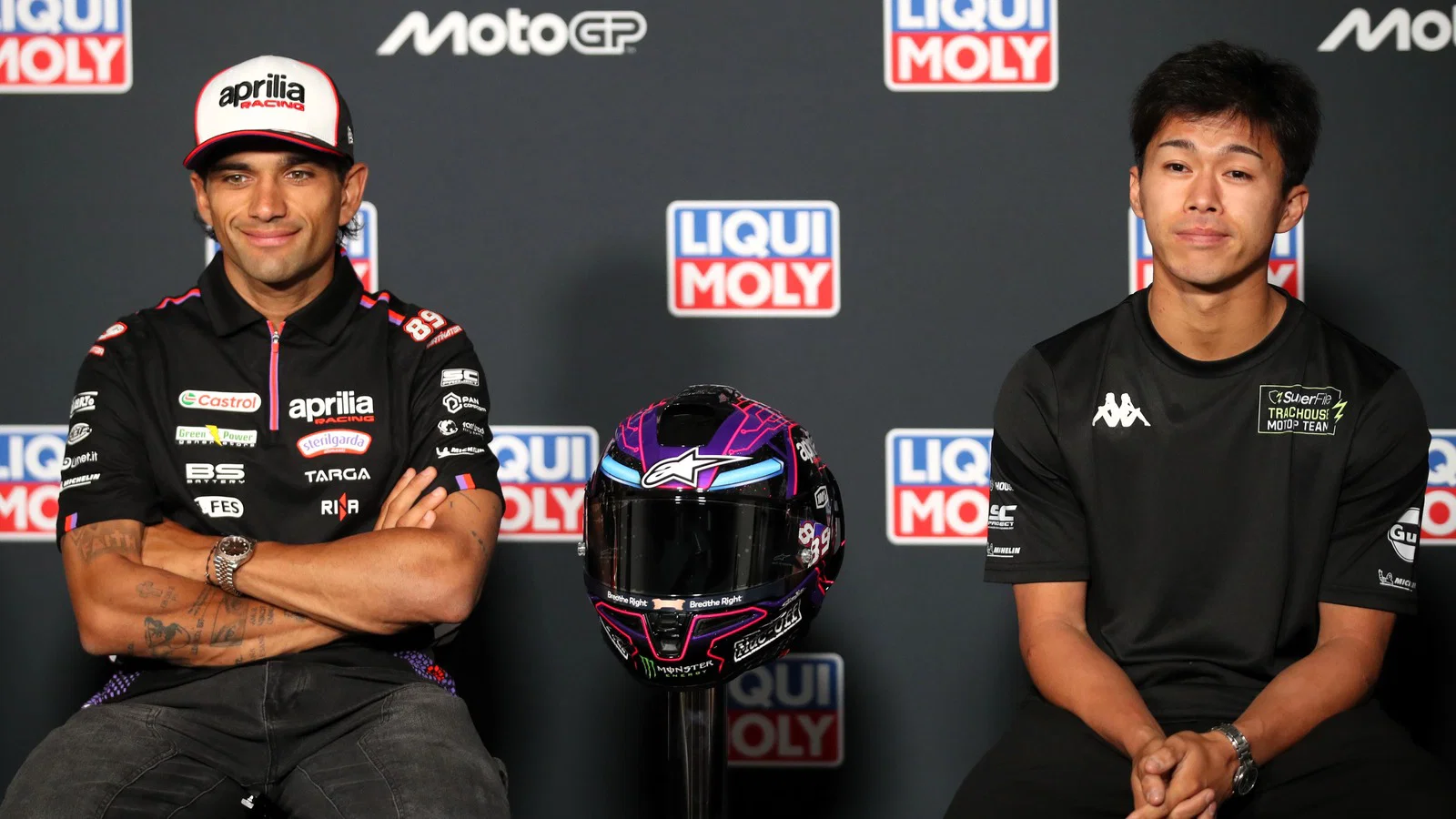 Los futuros pilotos de Yamaha lideran la clasificación de MotoGP pero “es mejor conseguir el número 1 desde dentro”