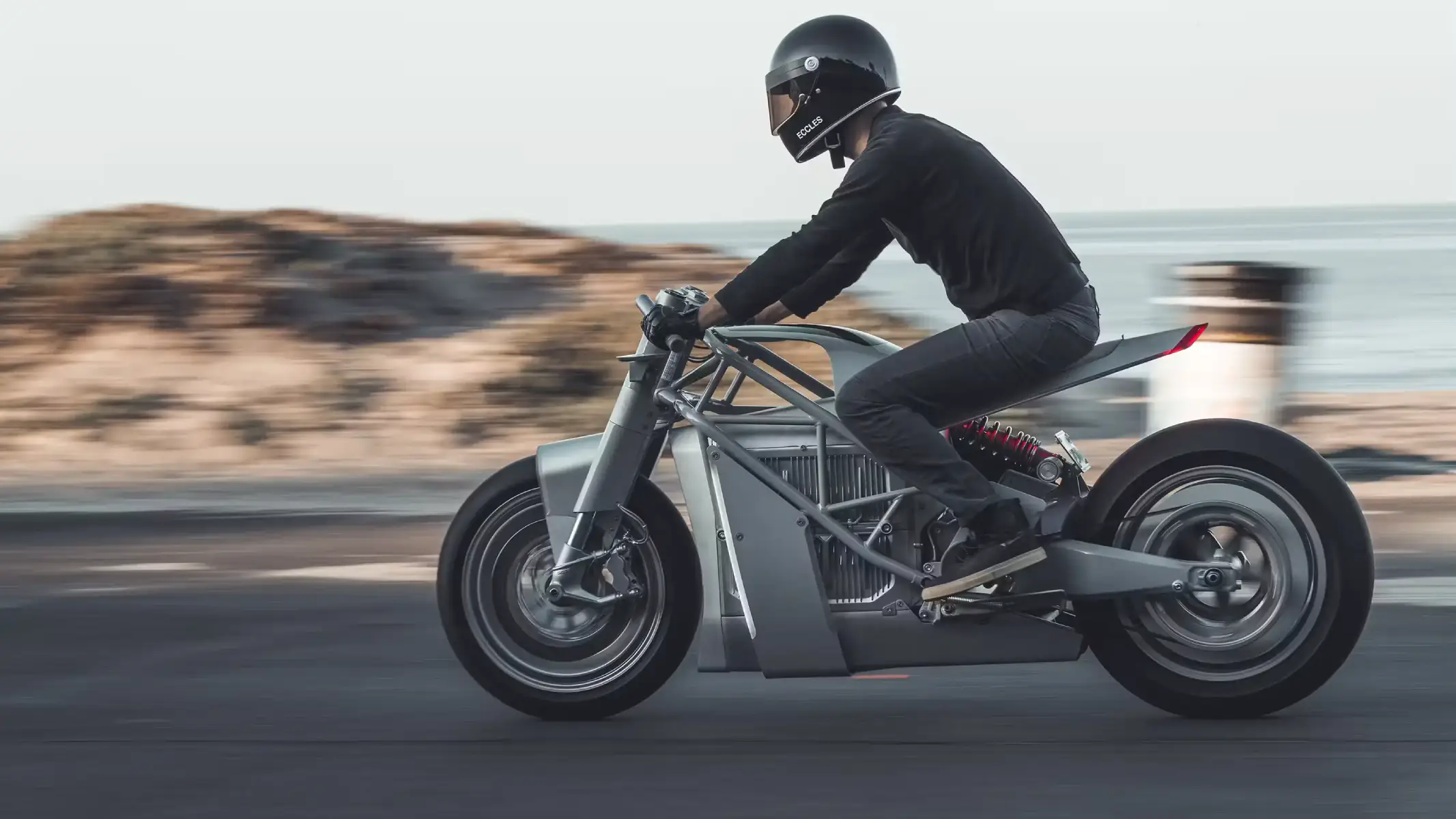 Esta marca de motos eléctricas quiere que los nuevos moteros europeos se estrenen con cero emisiones