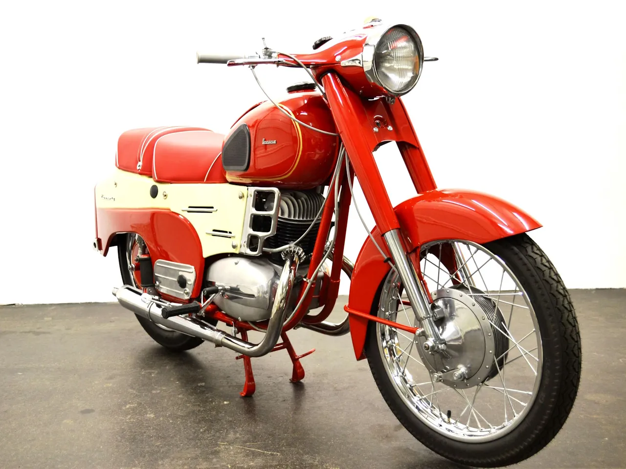 Moto del día: Pannonia TLB De Luxe - Ilustración 1