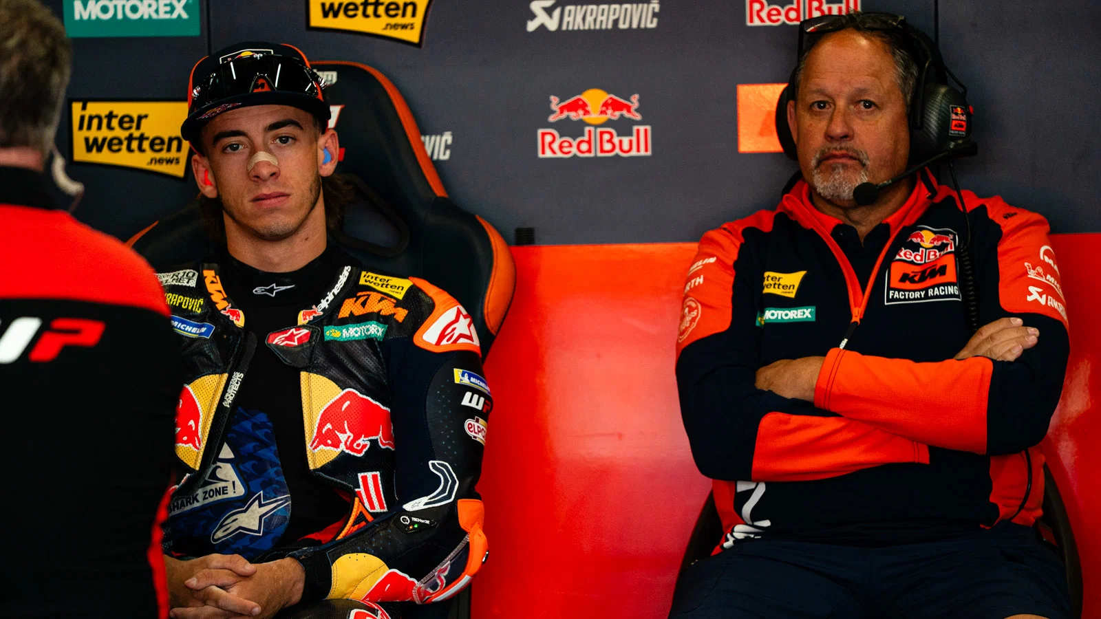Pedro Acosta da su veredicto sobre el diseño revisado de los auriculares de radio de MotoGP