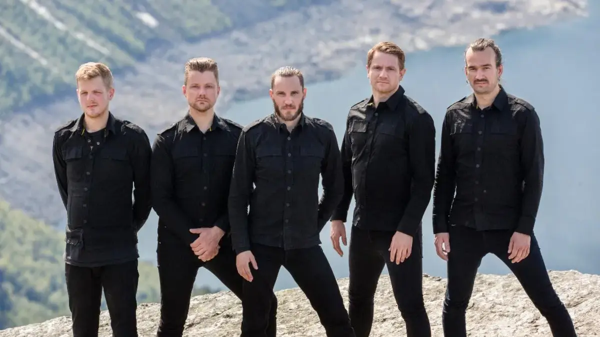 Shining estrena el sombrío videoclip de su nuevo sencillo «NORTH»