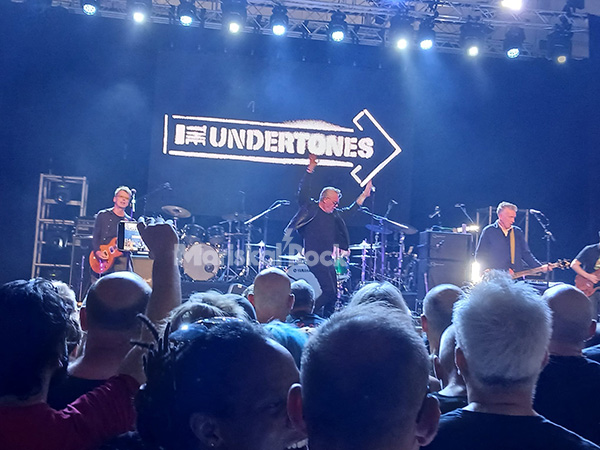 Crónica de Rebellion Festival con GBH, U.K. Subs, Die Toten Hosen, The Dickies o Ricky Warwick & The Fighting Hearts: Tres décadas de aniversario y las que quedan - Ilustración 3