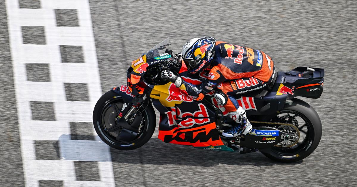 ¡Historia! Acosta gana su primera carrera de MotoGP para romper la sequía de 4 años de KTM