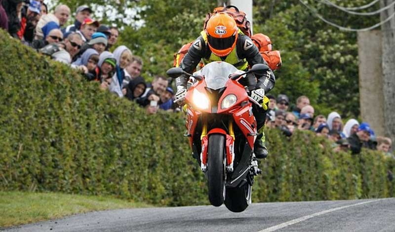 John Hinds: velocidad al servicio de la vida - Ilustración 1