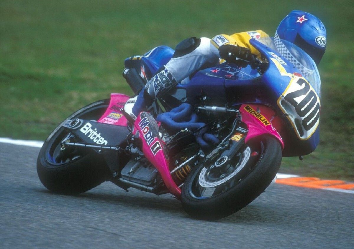 Un genio entendió hace 40 años que las motos potentes eran demasiado viejas y toscas. Consiguió cambiarlas para siempre