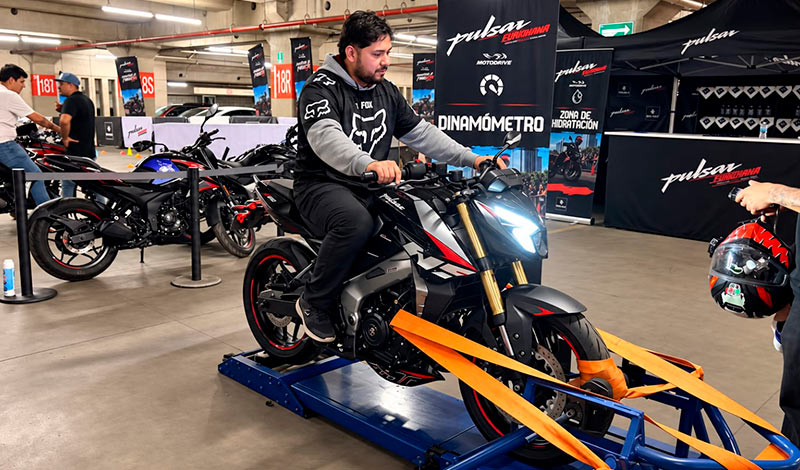 Bajaj lleva la experiencia Pulsar Gymkhana a Town Center El Rosario - Ilustración 1