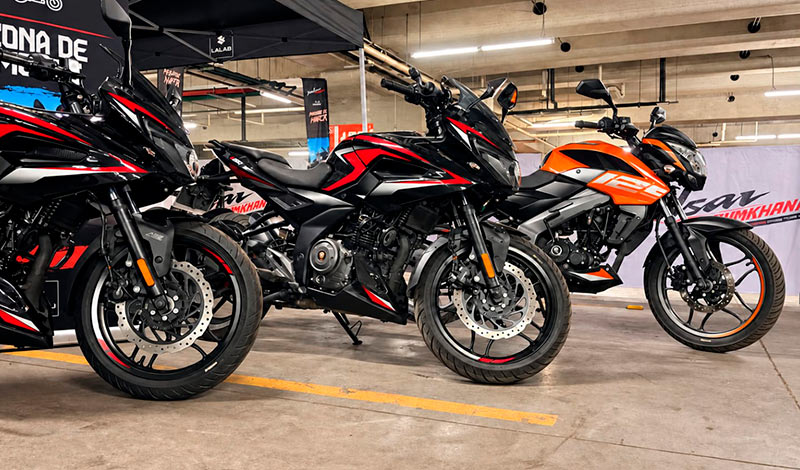 Bajaj lleva la experiencia Pulsar Gymkhana a Town Center El Rosario