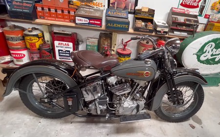 Un jubilado ha encontrado en su granero diez Harley-Davidson abandonadas con casi 100 años de vida. Le ofrecen una fortuna si las vende - Ilustración 2