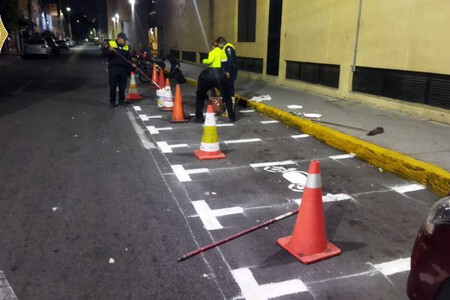 En CDMX ya se venden más motos que carros, así que la ciudad cambió los estacionamientos en la calle y en centros comerciales para darles lugar - Ilustración 2
