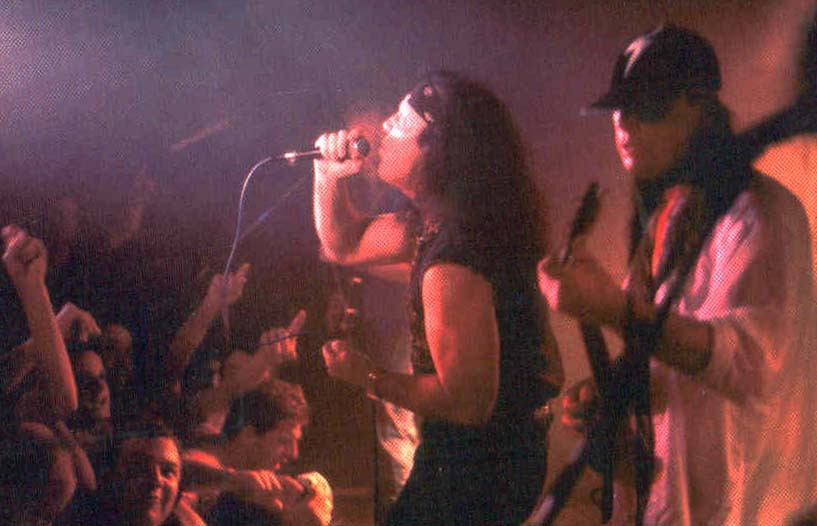 Dave Evans, exvocalista de AC/DC, lanza el potente sencillo «Loup Garou» - Ilustración 2
