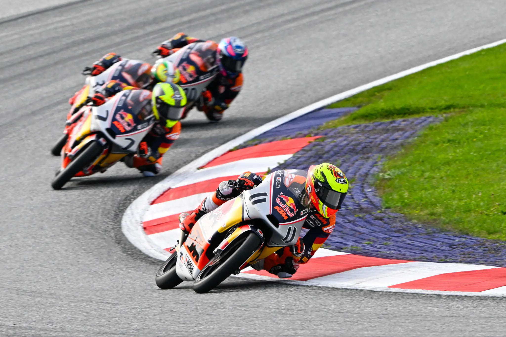 David González la carrera – Beñat Fernández la Red Bull Rookies Cup – en Spielberg Race 2 aturdidor