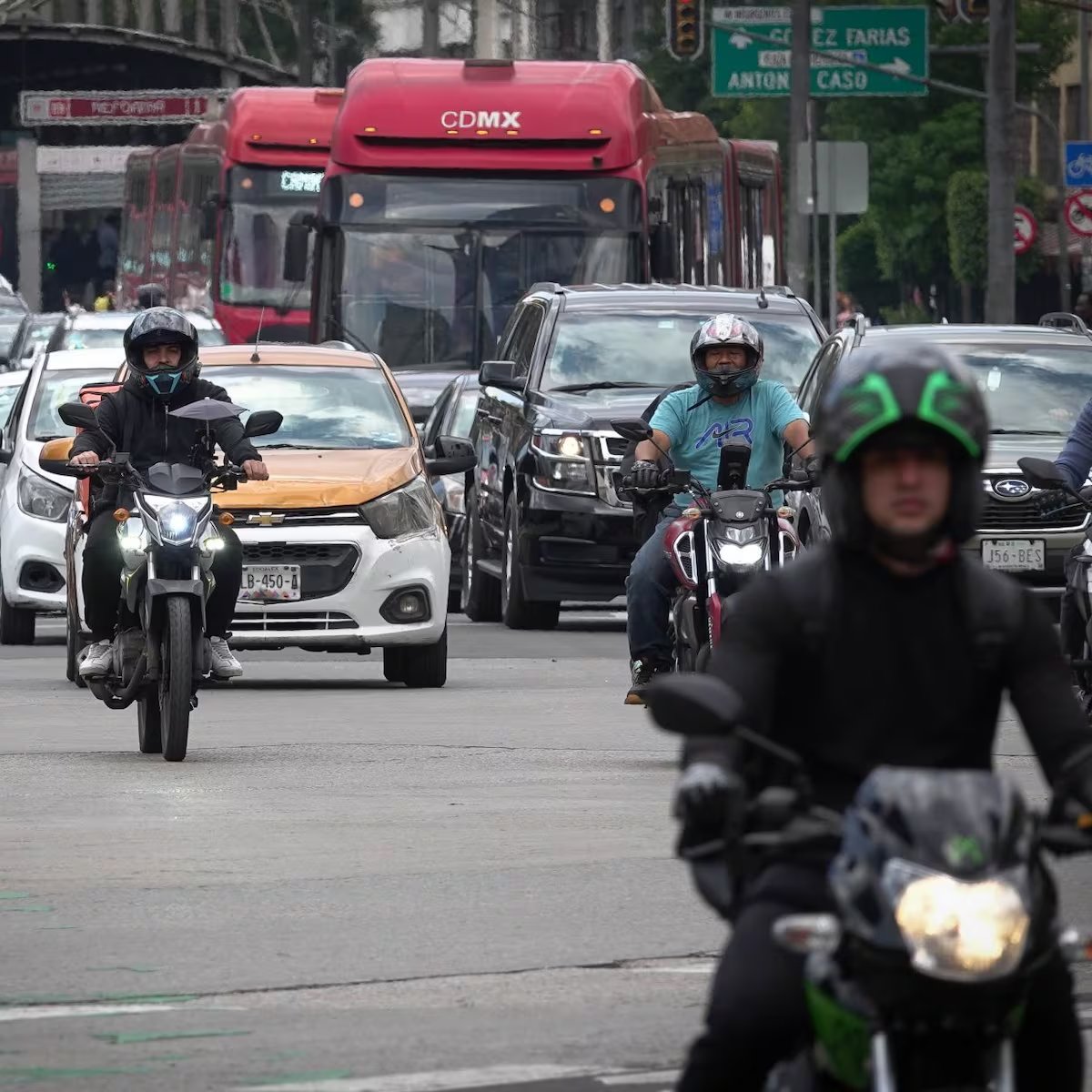 ¿Por qué hay cada vez más motos en México? Ya van más de 10 millones