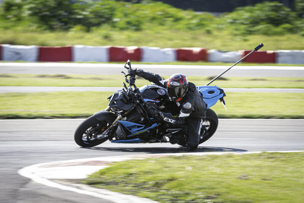 BMW S 1000 R 2026: una roadster con ADN de superbike