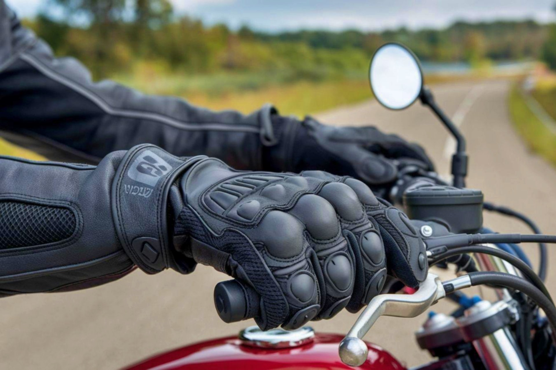La nueva norma de los guantes tiene un agujero: casi cualquier guante te sirve (por ahora)